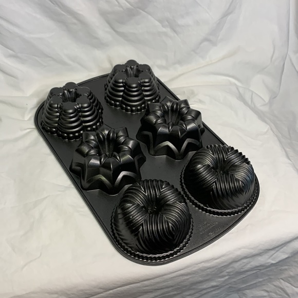 Nordicware Mutimini Bundt Pan